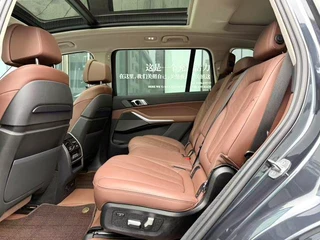 BMW X7 2022 xDrive40i Leading Luxury Set interior photo 11