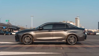 LYNK & CO 03 2025 2.0TD DCT Чемпионская версия Pro экстерьер фото 4