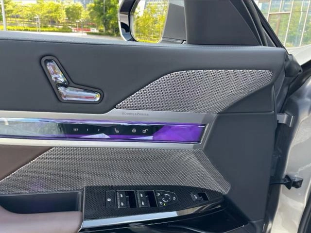 BMW 7 Series 2023 740Li Leading Type M Sports suit exterior photo 6