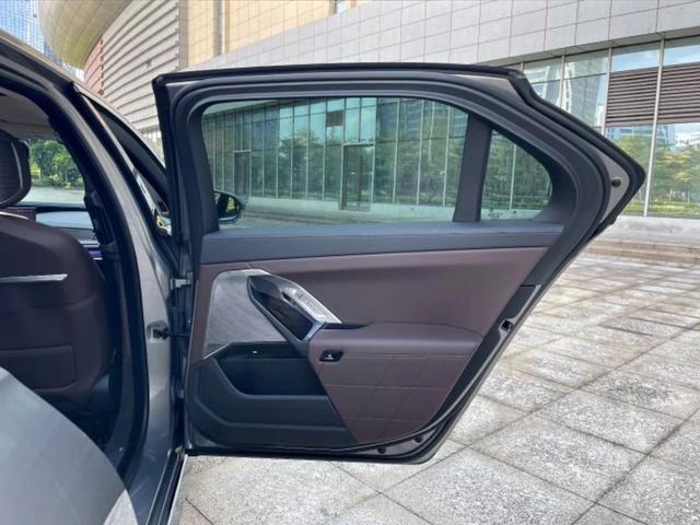 BMW 7 Series 2023 740Li Leading Type M Sports suit interior photo 12
