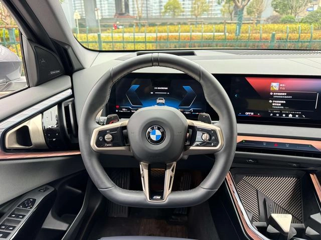 BMW X3 2025 xDrive30L Премиум-класса M Спортивный костюм интерьер фото 9
