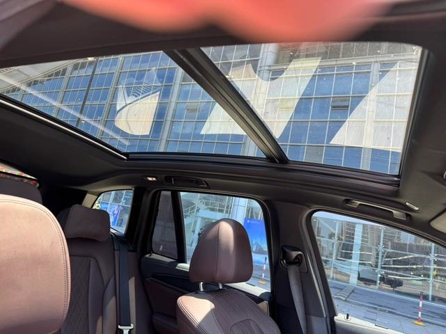 BMW X3 2022 xDrive30i Premium Class M Obsidian Night Suit interior photo 19