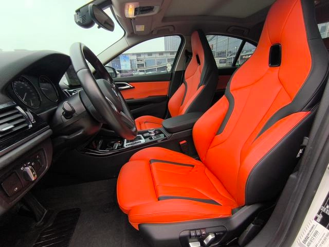 BMW 1 Series 2021 125i M Sports Obsidian Night Edition interior photo 13