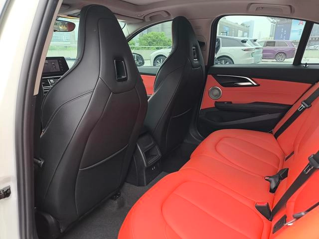 BMW 1 Series 2021 125i M Sports Obsidian Night Edition interior photo 17