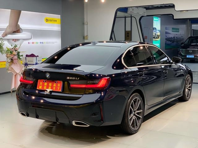 BMW 3 Series 2025 325Li M Conjunto deportivo exterior foto 4