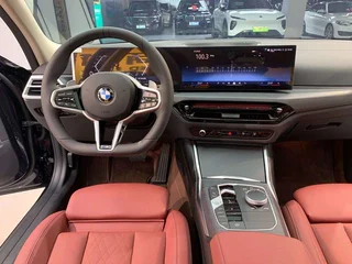BMW 3 Series 2025 325Li M Conjunto deportivo interior foto 11
