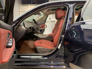 BMW 3 Series 2025 325Li M Conjunto deportivo interior foto 16