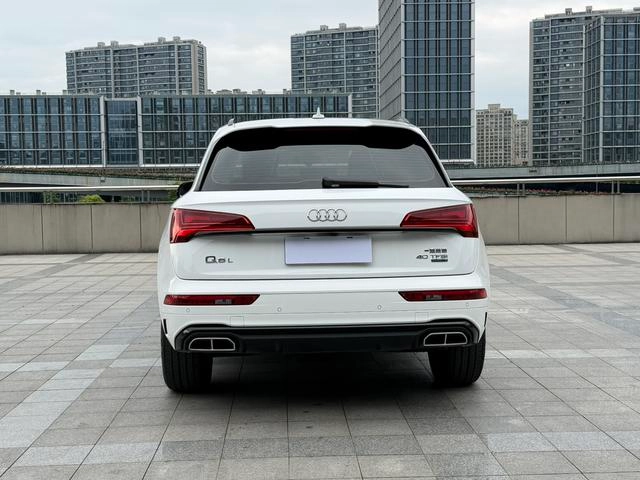 Audi Q5L 2023 40T Deluxe Dynamic exterior photo 5