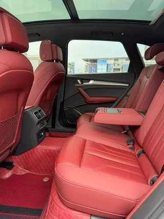 Audi Q5L 2023 40T Deluxe Dynamic interior photo 11