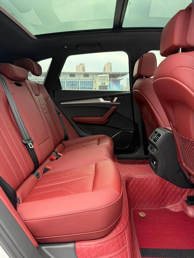 Audi Q5L 2023 40T Deluxe Dynamic interior photo 13
