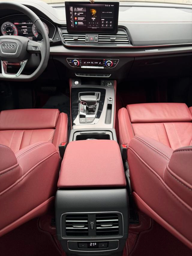 Audi Q5L 2023 40T Deluxe Dynamic interior photo 15