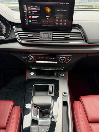 Audi Q5L 2023 40T Deluxe Dynamic interior photo 17