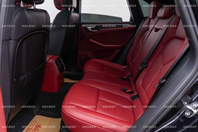 Porsche Macan 2023 Macan GTS 2.9T interior photo 16