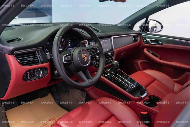 Porsche Macan 2023 Macan GTS 2.9T interior photo 17