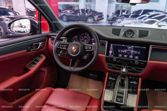Porsche Macan 2023 Macan GTS 2.9T interior photo 19