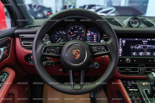 Porsche Macan 2023 Macan GTS 2.9T interior photo 20