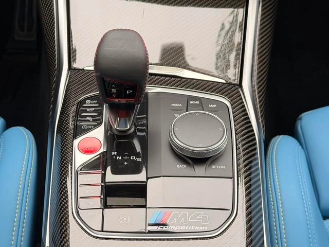 BMW 4 Series 2023 425i M Conjunto deportivo interior foto 7
