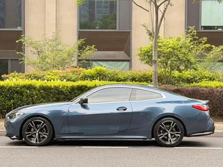 BMW 4 Series 2023 425i M Conjunto deportivo interior foto 10