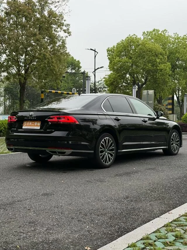 Volkswagen Phideon 2021 380TSI Luxury Edition interior photo 9
