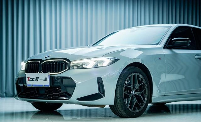 BMW 3 Series 2025 330Li M Sports Night Suit exterior photo 3