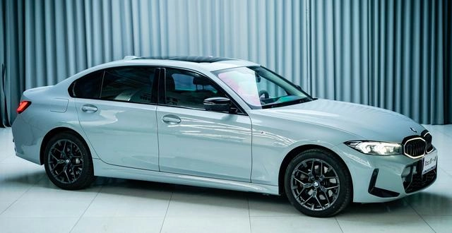 BMW 3 Series 2025 330Li M Sports Night Suit exterior photo 5