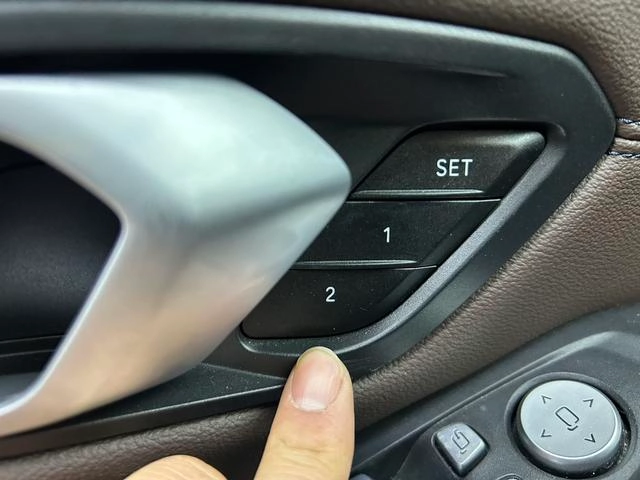 BMW 3 Series 2023 320Li M Спортивный костюм интерьер фото 17
