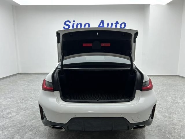 BMW 3 Series 2023 320Li M Спортивный костюм интерьер фото 18