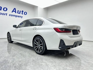 BMW 3 Series 2023 320Li M Спортивный костюм интерьер фото 20