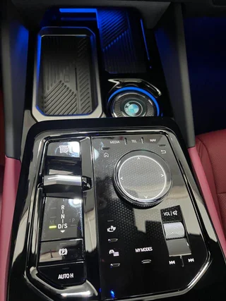 BMW 5 Series 2025 530Li Leader M Ensemble de sport extérieur photo 5