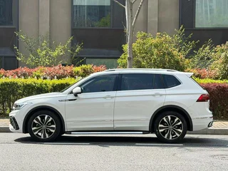 Volkswagen Tiguan L 2022 330TSI Transmission automatique à deux roues motrices R-Line Version de plus en plus extérieur photo 3