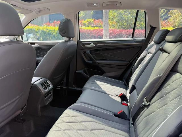 Volkswagen Tiguan L 2022 330TSI Transmission automatique à deux roues motrices R-Line Version de plus en plus intérieur photo 7