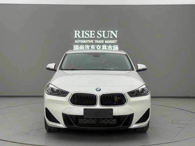 BMW X2 2023 sDrive25i M Off-road suit exterior photo 2