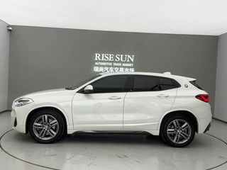 BMW X2 2023 sDrive25i M Off-road suit interior photo 11