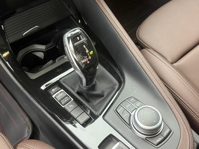 BMW X2 2023 sDrive25i M Off-road suit interior photo 13