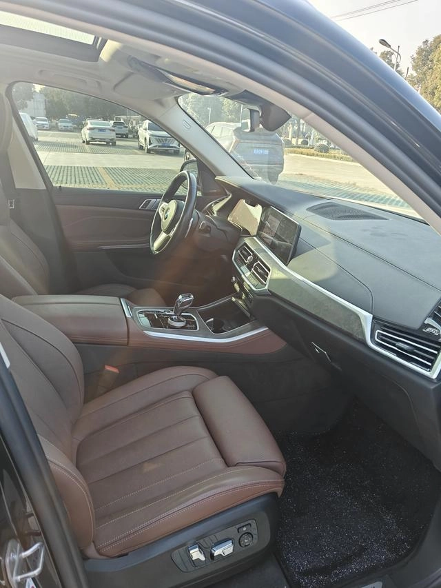 BMW X5 2022 xDrive40i Tipo de lujo M Conjunto deportivo exterior foto 4