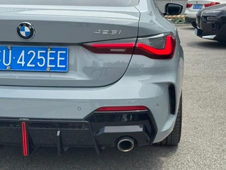 BMW 4 Series 2023 425i M Спортивный костюм интерьер фото 7