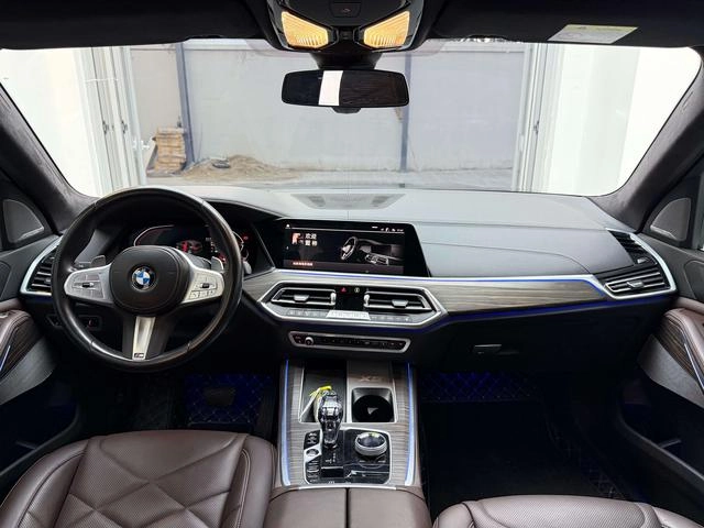 BMW X5 2022 xDrive 40Li M Ensemble de sport intérieur photo 13