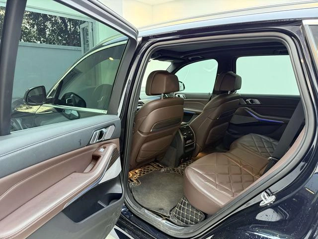 BMW X5 2022 xDrive 40Li M Ensemble de sport intérieur photo 19
