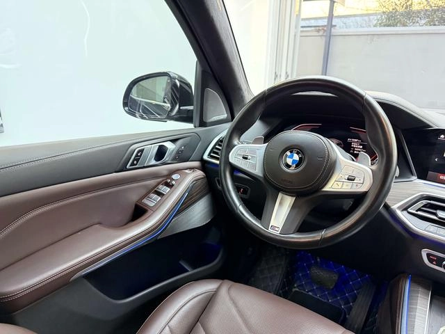 BMW X5 2022 xDrive 40Li M Ensemble de sport intérieur photo 20