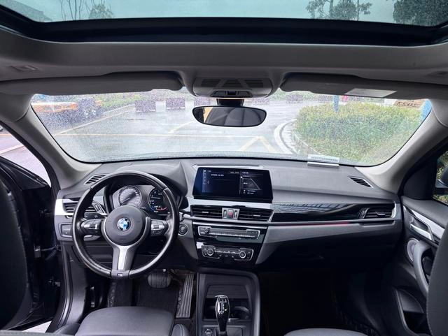 BMW X1 2021 sDrive25Li Leading Type interior photo 9
