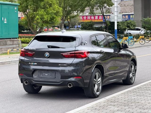 BMW X2 2022 sDrive25i M Off-road suit interior photo 10