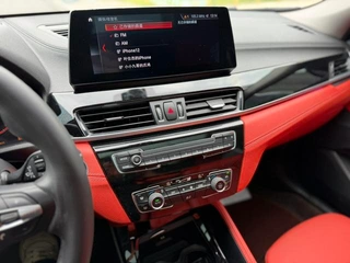 BMW X2 2022 sDrive25i M Off-road suit interior photo 14