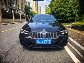 BMW 5 Series 2023 530Li Leading Type M Sports suit exterior photo 2