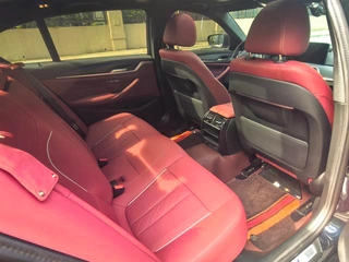 BMW 5 Series 2023 530Li Leading Type M Sports suit interior photo 9