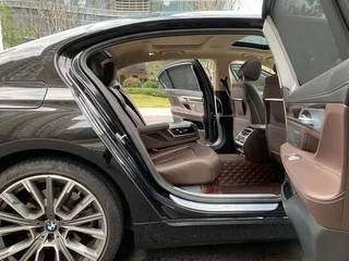 BMW 7 Series 2021 730Li Ensemble de luxe intérieur photo 14