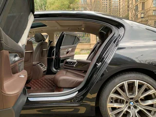 BMW 7 Series 2021 730Li Ensemble de luxe intérieur photo 15