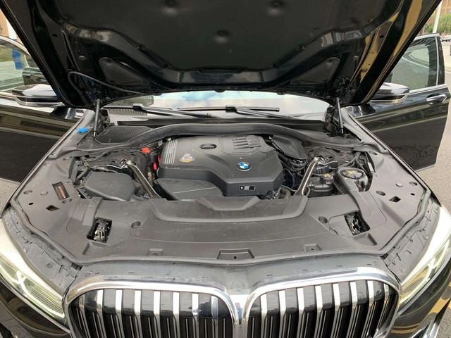 BMW 7 Series 2021 730Li Ensemble de luxe intérieur photo 18