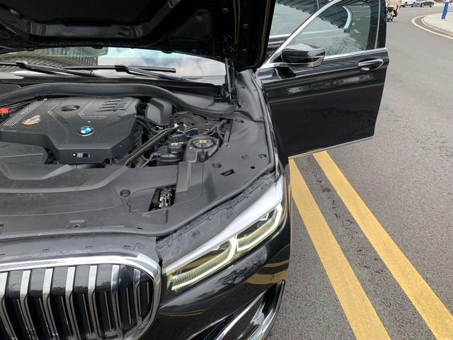 BMW 7 Series 2021 730Li Ensemble de luxe intérieur photo 20