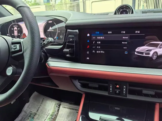 Porsche Cayenne 2024 Cayenne 3.0T interior photo 8