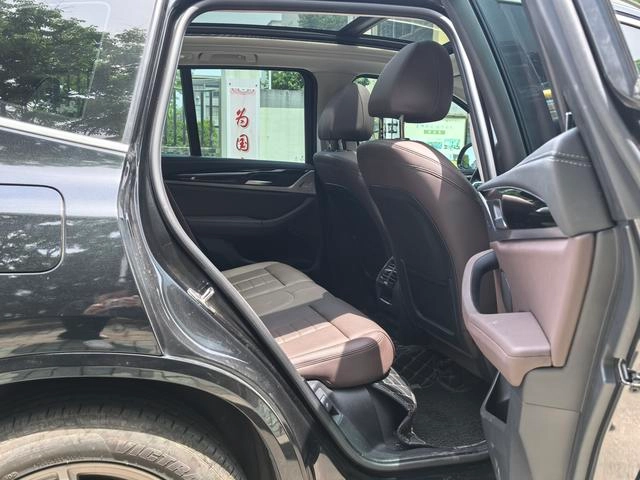 BMW X3 2021 Restyling xDrive28i M Sports suit interior photo 12